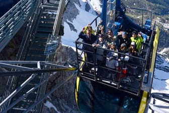 Aussicht mit Bergluft: Am Dachstein eröffnet eine Panorama-Gondel mit Balkon.