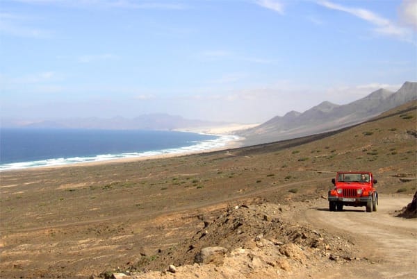 Fuerteventuras Vorzeigestrand ist der Playa de Cofete, der sich zwischen Morro del Jable und Jandia auf 14 Kilometern erstreckt.