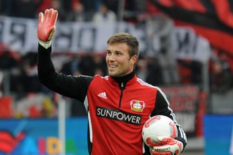 Michael Rensing verabschiedet sich von Bayer Leverkusen und wechselt zu Bundesliga-Absteiger Düsseldorf.