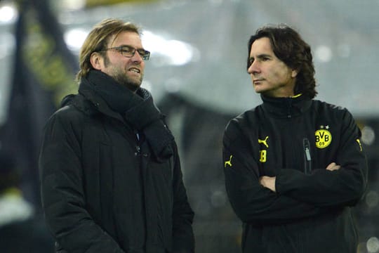 Jürgen Klopp (li.) im Gespräch mit Co-Trainer Zeljko Buvac.