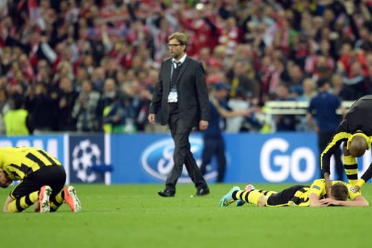 Jürgen Klopp und seine Spieler am Boden zerstört.
