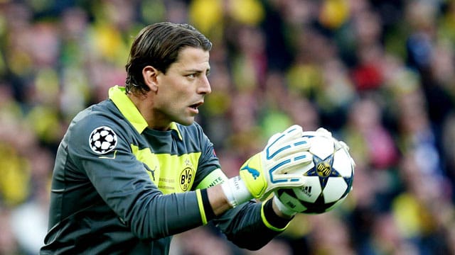 Roman Weidenfeller hat Joachim Löw mit seinen herausragenden Leistungen in der Champions League beeindruckt. Roman Weidenfeller hat Joachim Löw mit seinen herausragenden Leistungen in der Champions League beeindruckt.