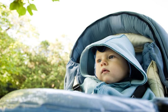 Dreht die Kinder um! Sitzen unsere Kinder seit Jahrzehnten falsch herum im Buggy?