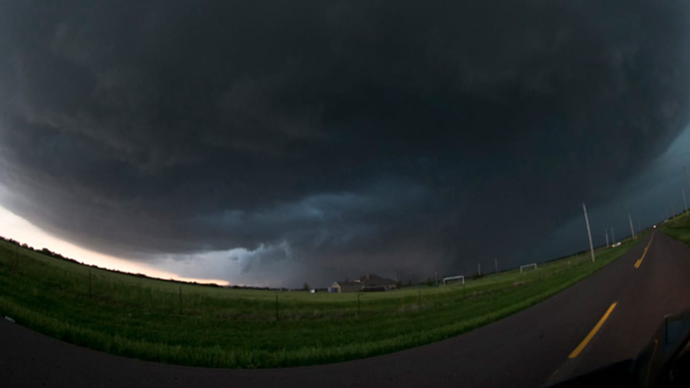 Dieser gewaltige Tornado bei El Reno im US-Staat Oklahoma wurde drei Sturmexperten zum Verhängnis, als sie ihn jagten