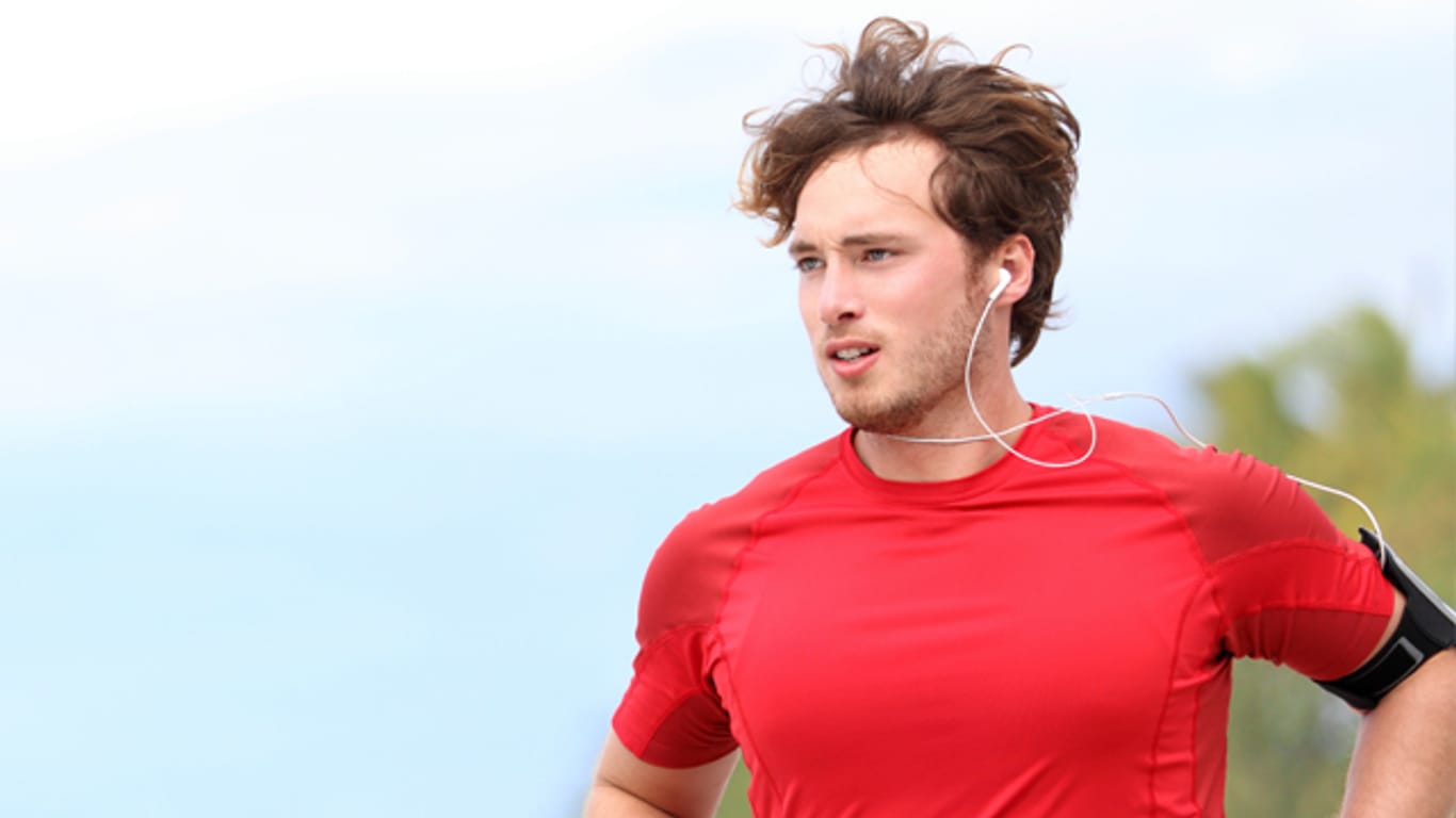 Musik zum Joggen: Der richtige Laufbeat kann die Motivation und Leistung steigern.
