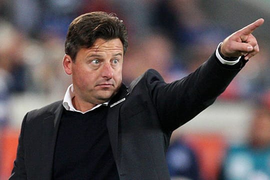 Duisburgs Trainer Kosta Runjaic in Aktion