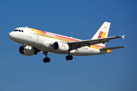 Drei Prozent gab's auch bei Iberia, somit belegt die Fluggesellschaft, die viele Langstreckenflüge abdeckt, ebenfalls Platz sieben - mit einem durchschnittlichen Ausgleichsanspruch von 462 Euro.