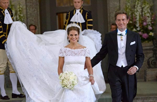 In einem märchenhaften Kleid von Valentino trat Prinzessin Madeleine vor den Traualtar.