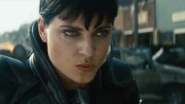 Antje Traue bei ihrem Hollywood-Debüt als Supermans Gegenspielerin Faora-Ul.