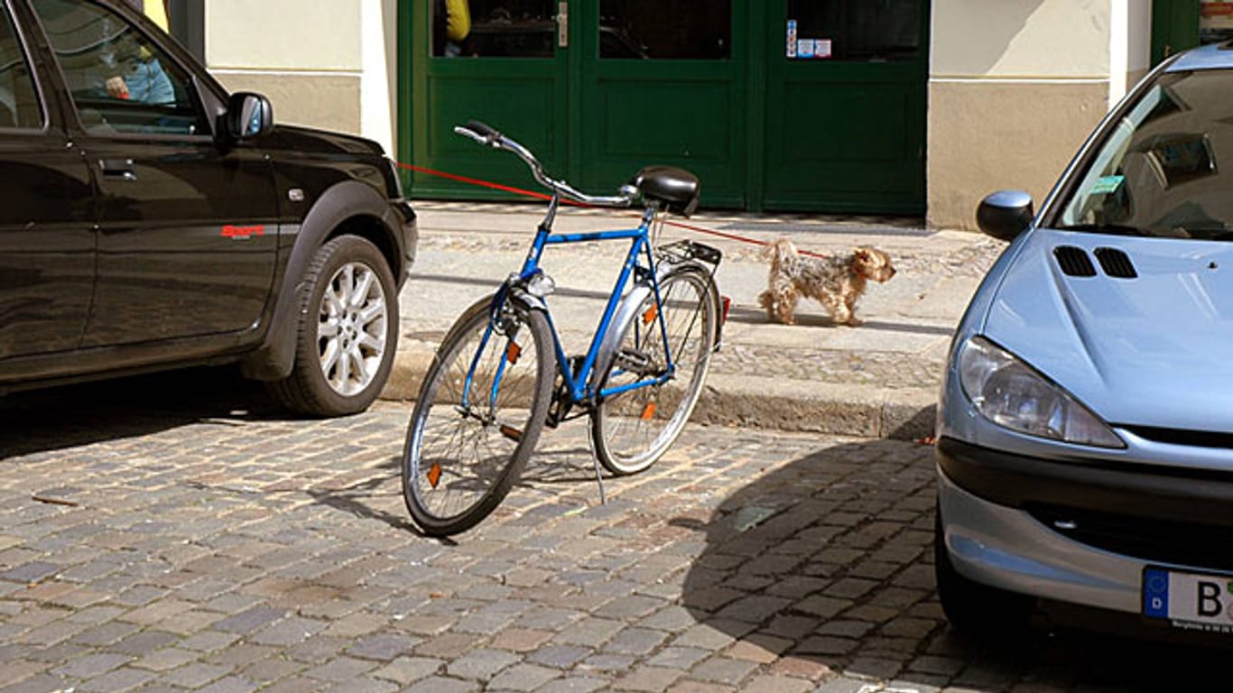 Fahrräder dürfen einen Pkw-Stellplatz nicht blockieren