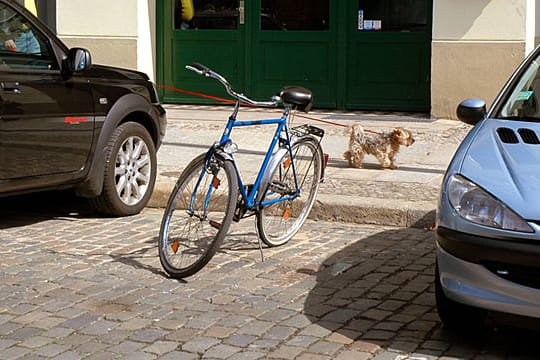 Fahrräder dürfen einen Pkw-Stellplatz nicht blockieren