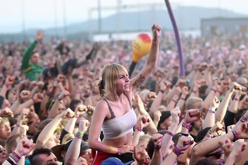 150.000 Fans feierten bei den beiden Openair-Festivals "Rock am Ring" und "Rock im Park" ausgelassen.