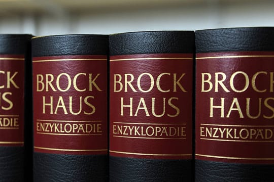 Solche Brockhaus-Bände gibt es neu bald nicht mehr zu kaufen