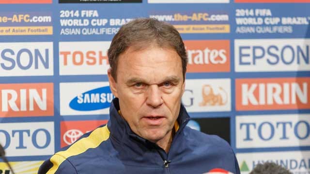 Peinliche Pressekonferenz für Australiens Trainer Holger Osieck. Peinliche Pressekonferenz für Australiens Trainer Holger Osieck.