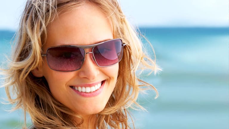 Bei Sonnenbrillen zählt nicht nur die Optik. Wichtig sind vor allem der UV-Schutz und die Qualität der Gläser.