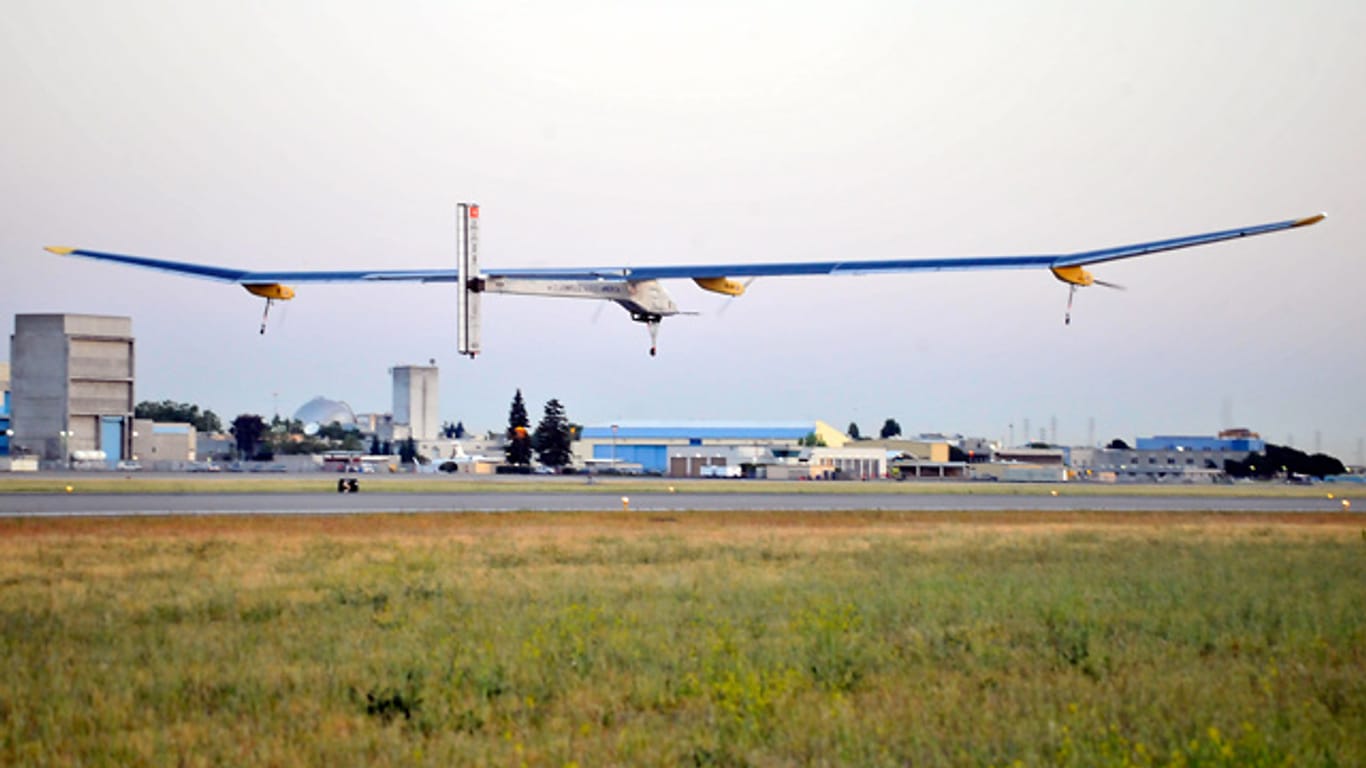 Die "Solar Impulse": Breit wie eine Boeing 747, aber nur so schnell wie ein Moped