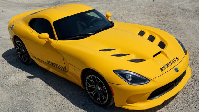 SRT Viper als gelbes Geschoss