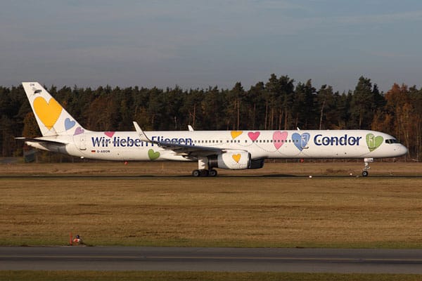 Seit März 2006 fliegt Condor eine einzigartig gestaltete Boeing 757-300 (D-ABON) mit dem Namen "Willi", benannt nach Wilfried Meyer, der 30 Jahre lang das Gesicht der Condor entscheidend prägte.
