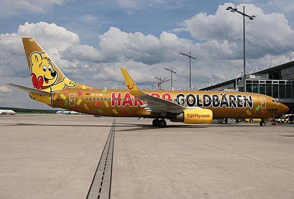 Am 31. Januar 2010 wurde in Maastricht ein neuer HARIBO-Logojet eingeweiht. Die goldene, auf den Namen "HaribAIR" getaufte, B737-800 trägt die Flugzeugregistration D-ATUD.