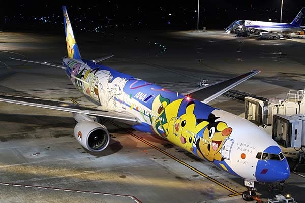 Über diese Pokémon-Lackierung freuen sich nicht nur die Kleinsten. Das Flugzeug von All Nippon Airways wurde am Flughafen Tokio Haneda "erwischt".