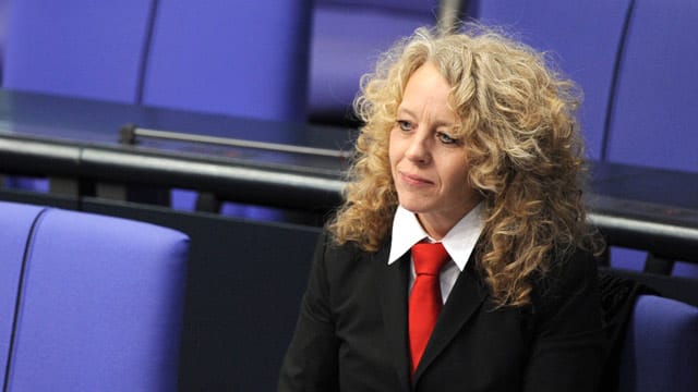 Agnes Alpers, Bundestagsabgeordnete der Linke, wird am Samstag 52 Jahre alt.