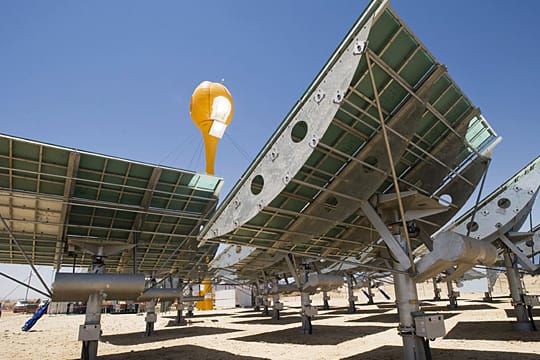 Dieses Foto zeigt Solarstromproduktion in der Wüste Negev