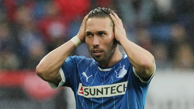Statt mit seinen 1899-Kollegen ins Trainingslager zu fahren, muss Tobias Weis in Zuzenhausen trainieren. Statt mit seinen 1899-Kollegen ins Trainingslager zu fahren, muss Tobias Weis in Zuzenhausen trainieren.