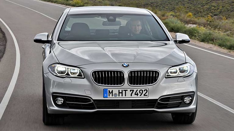 Auch die BMW 5er-Reihe bekommt einen Neuanstrich.