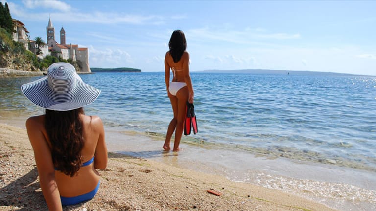Ein Strand auf Rab lädt zum Baden und Schnorcheln ein.
