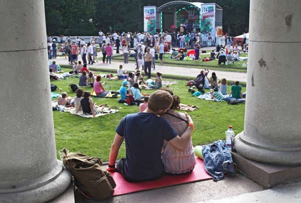 Was für die Open-Air-Disco gilt, zählt natürlich auch für Open-Air-Konzerte... Was für die Open-Air-Disco gilt, zählt natürlich auch für Open-Air-Konzerte...