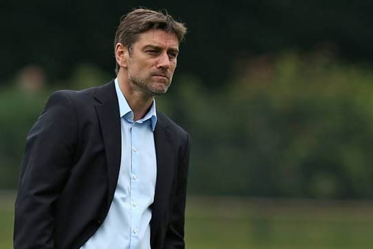 HSV-Sportchef Oliver Kreuzer ist nach der Niederlage gegen Innsbruck reichlich angesäuert.