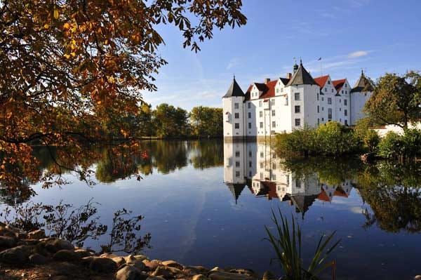 Das Schloss Glücksburg in Schleswig-Holstein. Hierhin hätten die Profis von Hannover 96 einen Ausflug machen können (hätten sie die nötige Zeit gehabt). Das Trainingslager war vom 30. Juni bis zum 4. Juli in Glücksburg.
