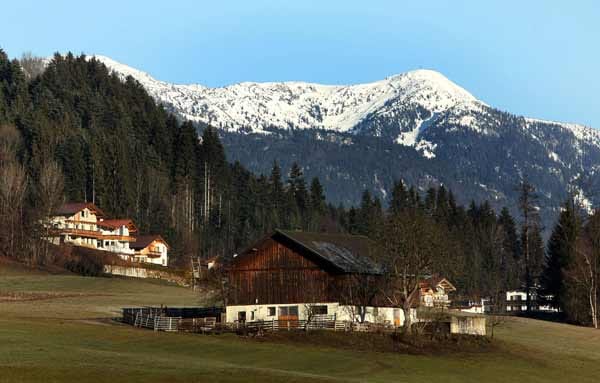 Auch Fügen liegt im Tiroler Zillertal in Österreich. Die Bergkulisse dürfen die Spieler von der Eintracht Braunschweig vom 15. bis zum 27. Juli genießen.