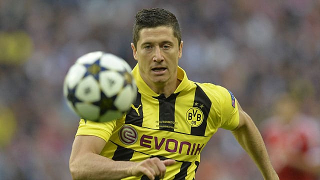 Robert Lewandowski spielt nicht mehr lang für den BVB.