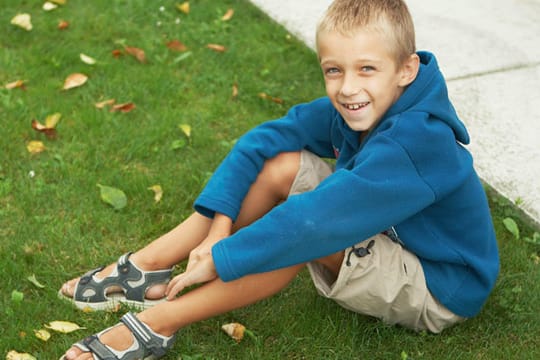 "Öko-Test" warnt: Kindersandalen sind stark mit Schadstoffen belastet.