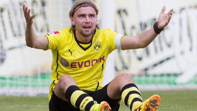 Kuriose Blessur bei Marcel Schmelzer