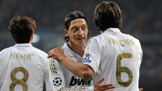 Mesut Özil (li.) und Sami Khedira spielen beim wertvollsten Klub der Welt. Mesut Özil (li.) und Sami Khedira spielen beim wertvollsten Klub der Welt.