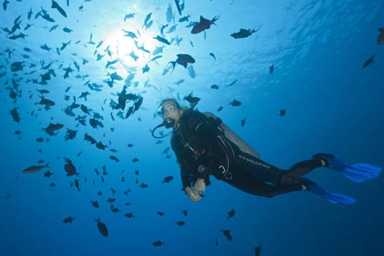 Um ein Barotrauma zu vermeiden, muss regelmäßig ein Druckausgleich durchgeführt werden