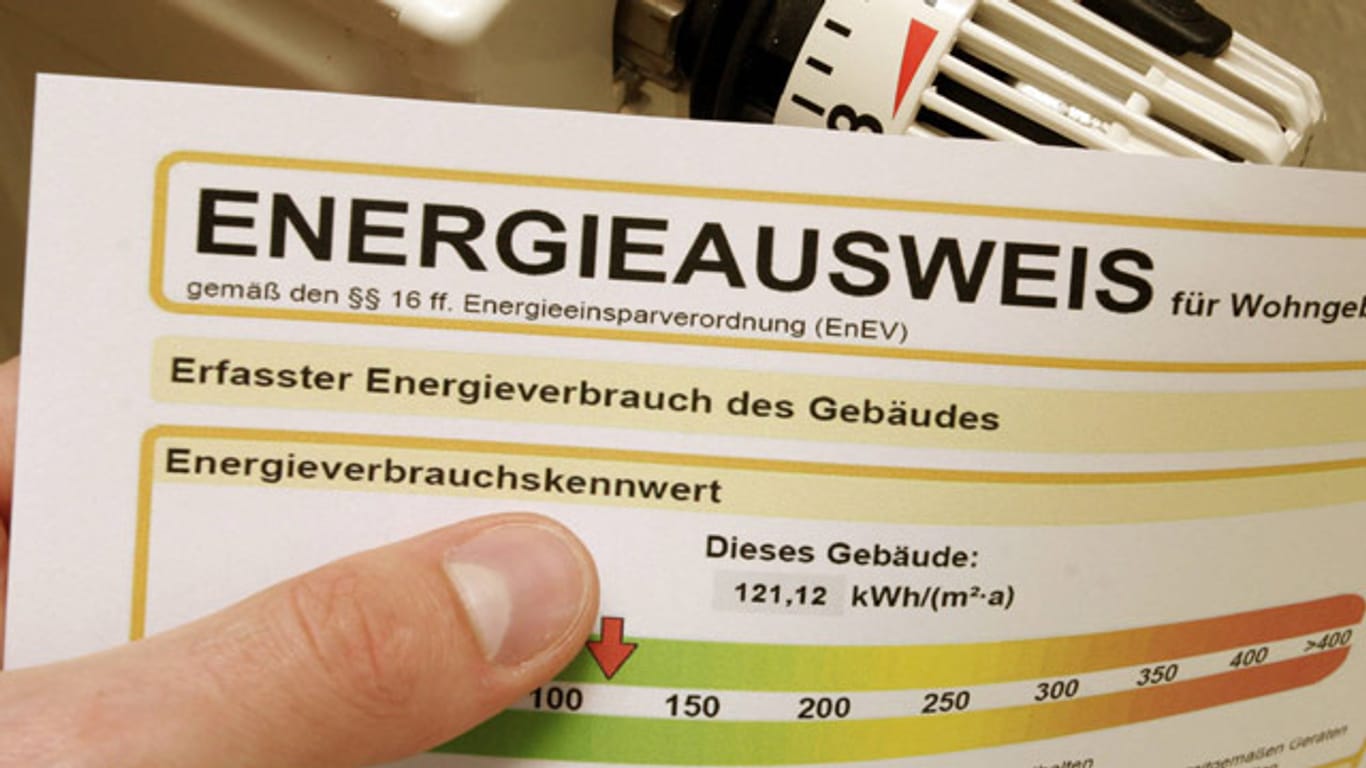 Der Energieausweis zeigt die Energieeffizienz Ihres Hauses an.