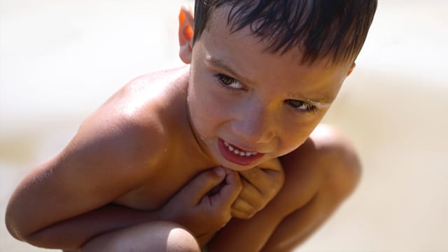 Scham empfinden die Kleinen erst ab dem Kindergartenalter.