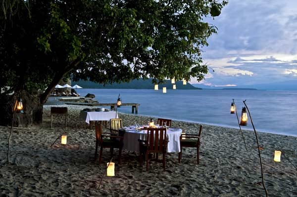 Promis wie Mick Jagger und Meg Ryan ziehen sich auf das Kleinod zurück, das im westlichen Teil der Inselgruppe Nusa Tenggara in der Floressee liegt.