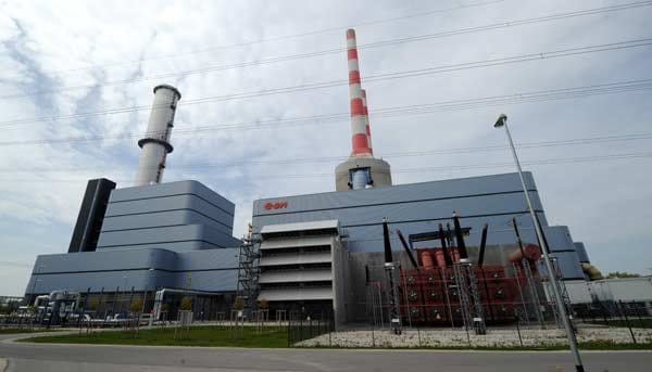 Das gleiche Problem trifft das E.ON-Kraftwerk Irsching 4 bei Ingolstadt. Mittlerweile wird es auf Kosten der Privathaushalte im Standby gehalten