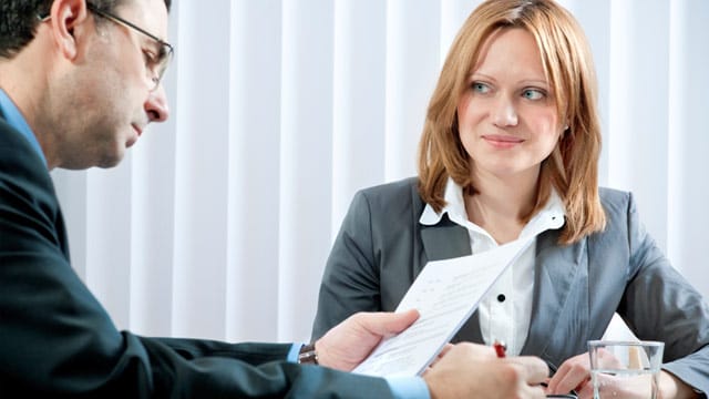 Vor dem Antrag auf Teilzeitarbeit sollte man einige Details mit dem Chef besprechen.