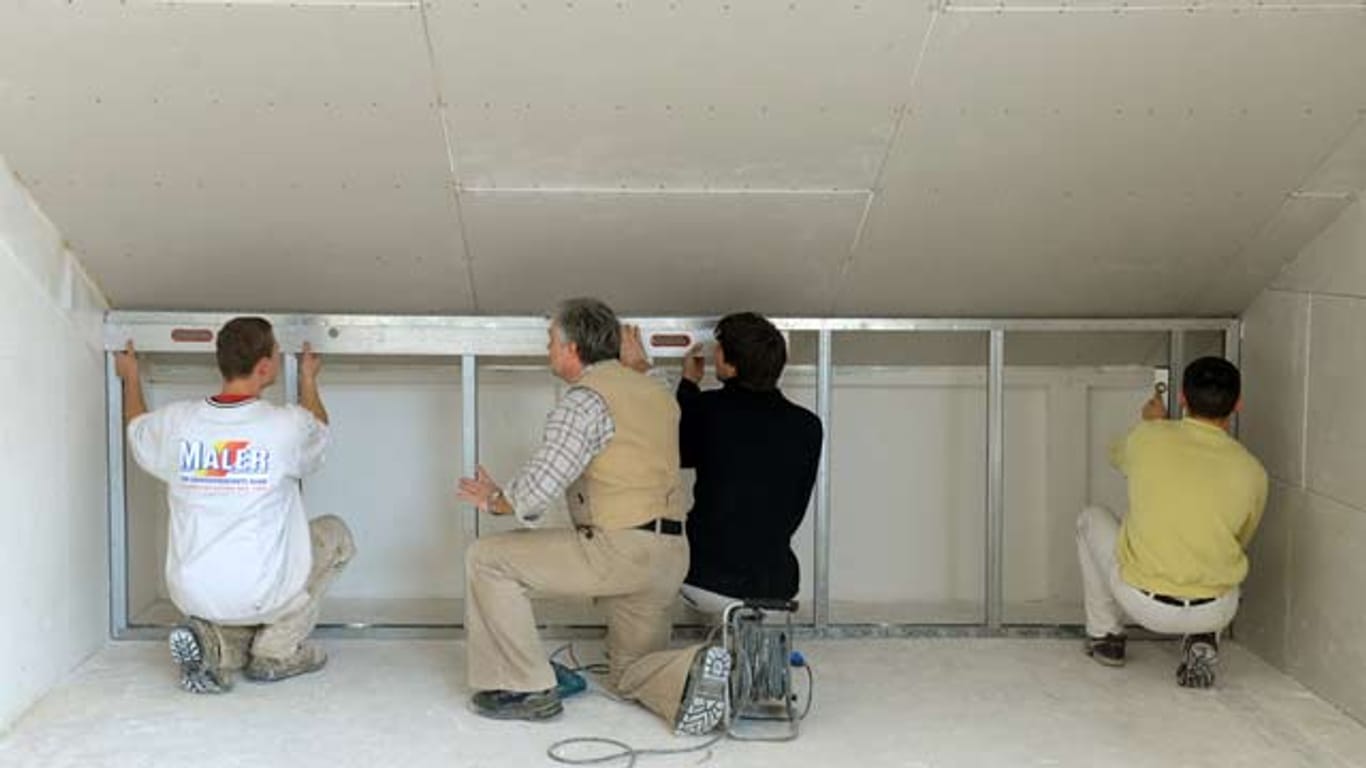 Mehr Platz im Haus schaffen: Den Dachboden ausbauen.