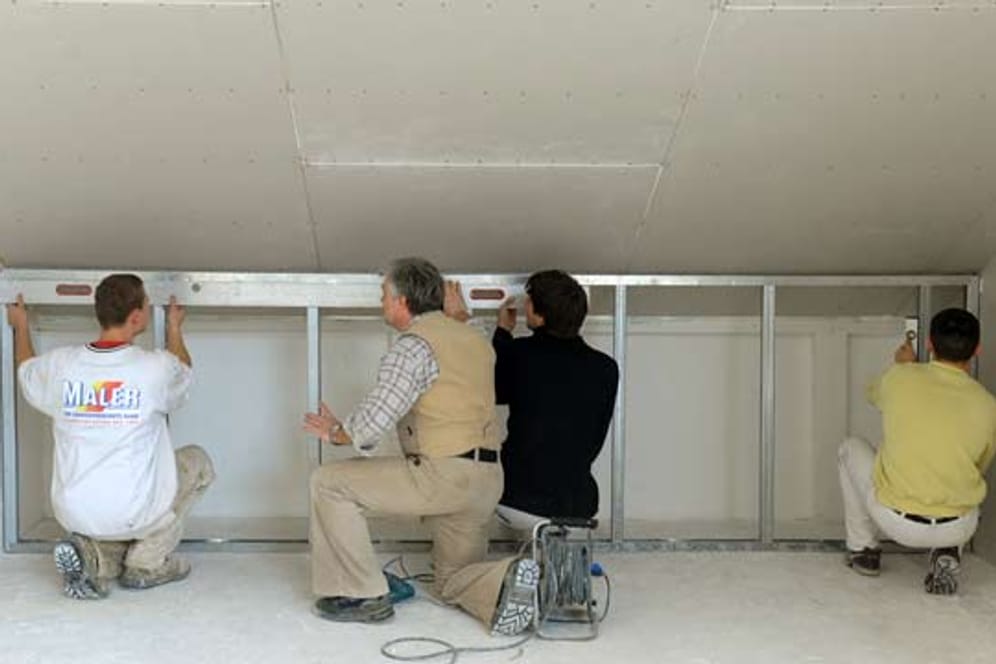 Mehr Platz im Haus schaffen: Den Dachboden ausbauen.