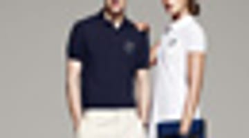 Der echte Poloshirt-Klassiker stammt vom Label des französischen Tennisspielers René Lacoste. Zum 80-jährigen Jubiläum der Marke gibt es limitierte Sondereditionen der kultigen Shirts.
