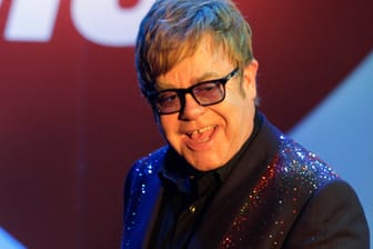 Elton John erhält als Erster den "Brits Icon Award".
