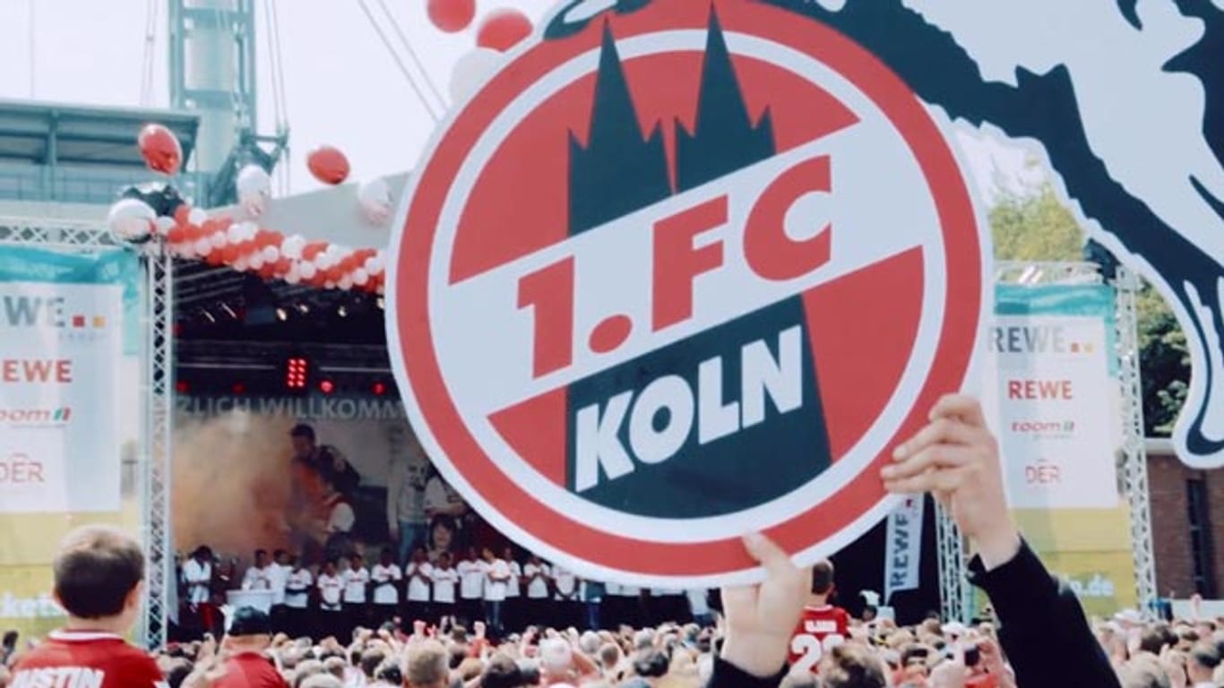 Aus Köln wird "Koln". Fans von Fortuna Düsseldorf sorgen vor dem Derby für Aufsehen.