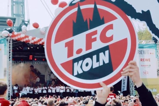 Aus Köln wird "Koln". Fans von Fortuna Düsseldorf sorgen vor dem Derby für Aufsehen.