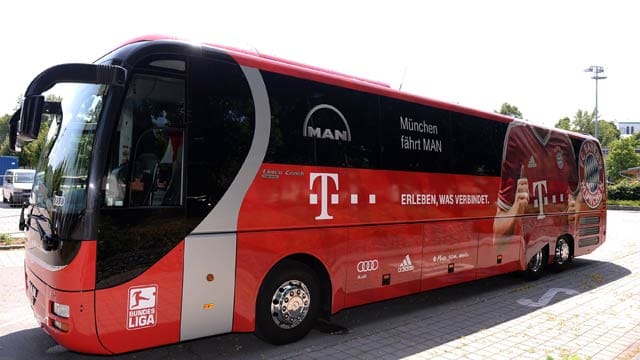Nach dem Supercup muss der Bus des Triple-Siegers in die Werkstatt. Nach dem Supercup muss der Bus des Triple-Siegers in die Werkstatt.